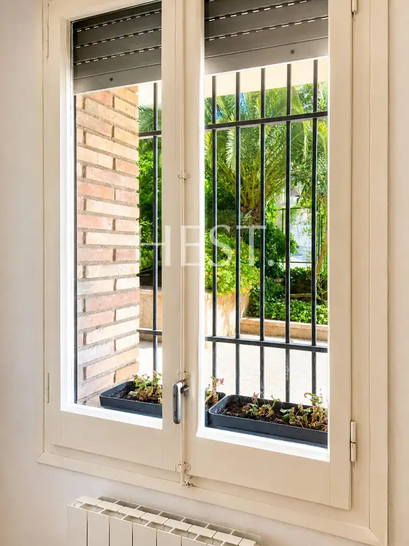 Vista exterior de Piso en venta en Barcelona con Aire acondicionado, Calefacción y Parquet