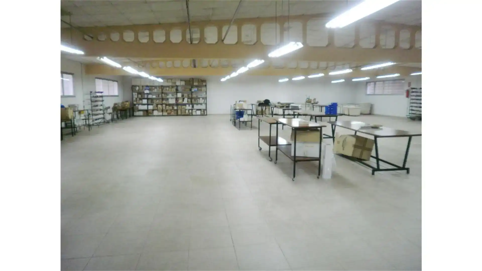 Nave industrial en venta en Poio