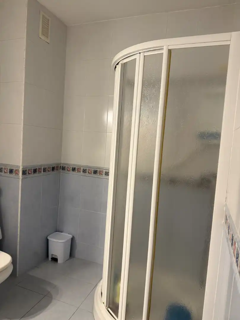 Baño de Piso en venta en Badajoz con Aire acondicionado, Horno y Lavadora