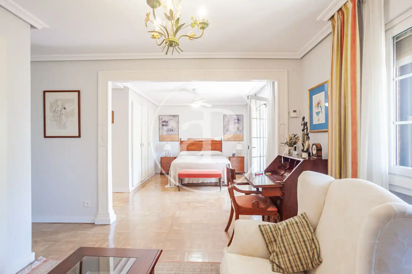 Sala d'estar de Casa adosada en venda en Madrid amb Aire condicionat, Calefacció i Jardí privat