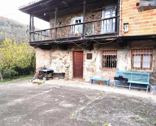 Vista exterior de Casa o xalet en venda en Quirós amb Calefacció, Terrassa i Traster