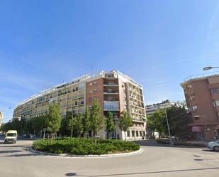 Vista exterior de Pis de lloguer en  Madrid Capital amb Aire condicionat, Calefacció i Piscina