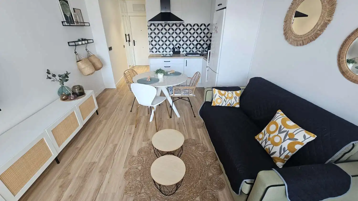 Living room of Study for rent in Torremolinos  with Air Conditioner, Heating and Terrace