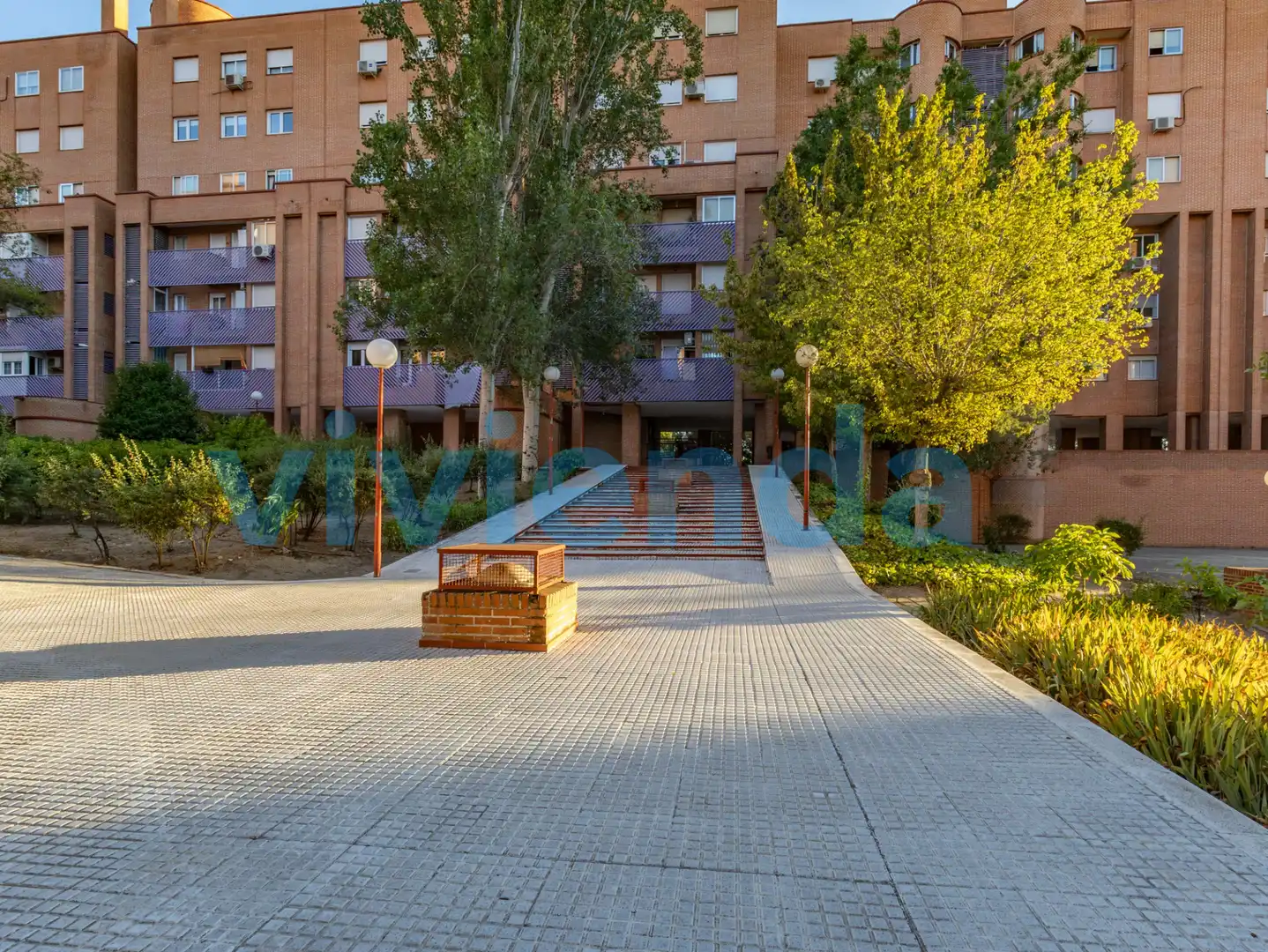 Vista exterior de Piso en venta en Madrid con Calefacción y Balcón