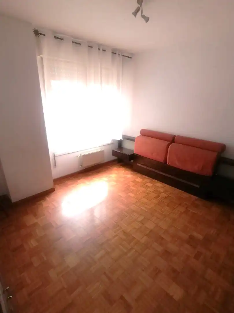 Bedroom of Flat for rent in Gijón   with Heating, Parquet flooring and Storage room