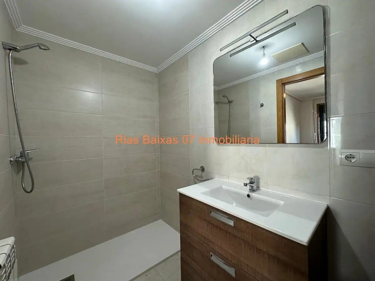 Baño de Piso en venta en Vigo  con Calefacción y Balcón