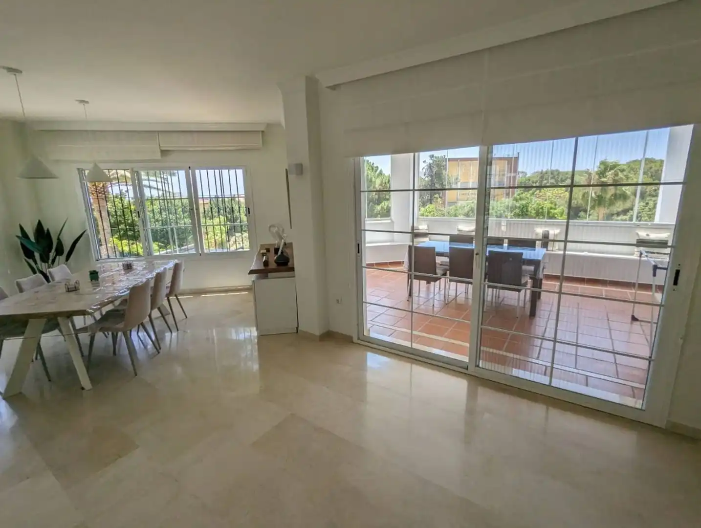 Menjador de Casa o xalet de lloguer en Marbella amb Terrassa
