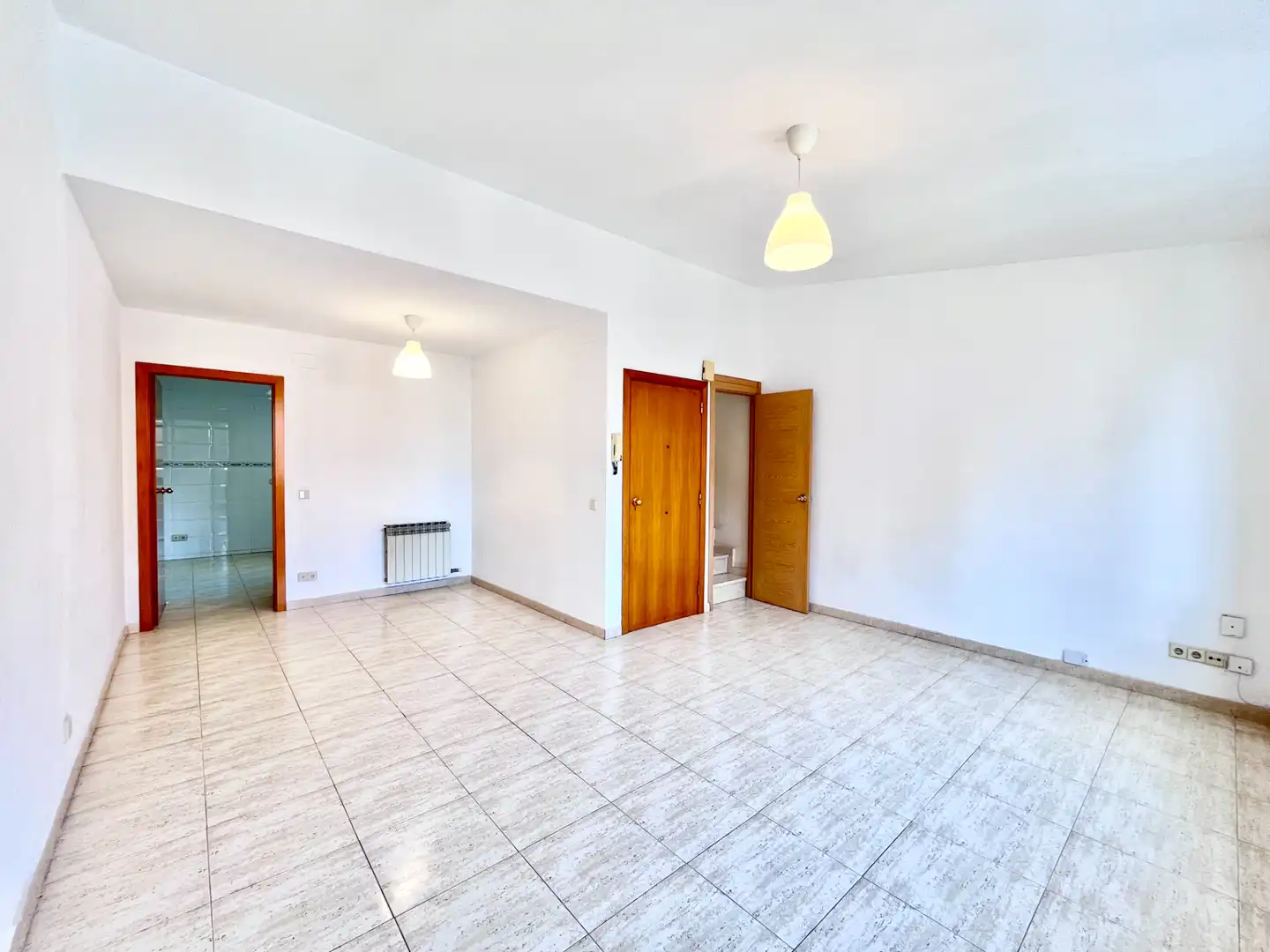 Sala de estar de Piso en venta en L'Hospitalet de Llobregat con Aire acondicionado, Calefacción y Horno