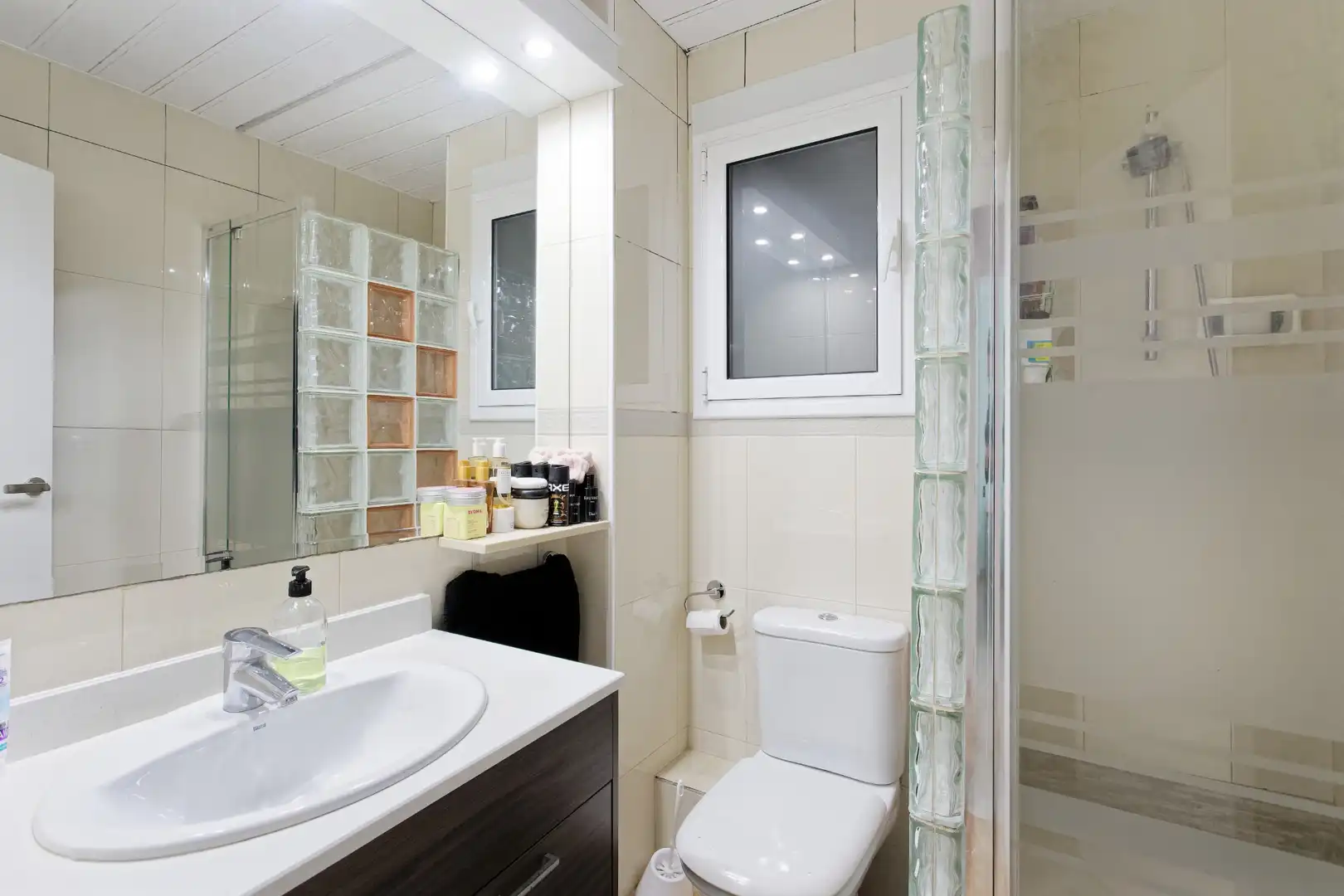 Baño de Piso en venta en Terrassa con Aire acondicionado, Terraza y Horno
