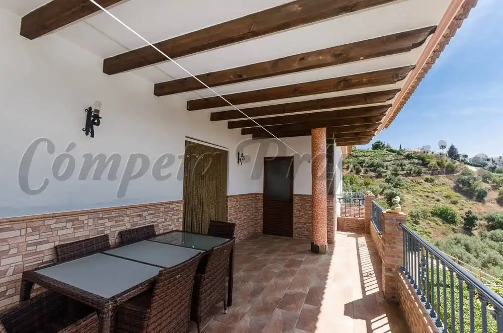 Casa amb terrassa en venda a Sayalonga, imagen 7