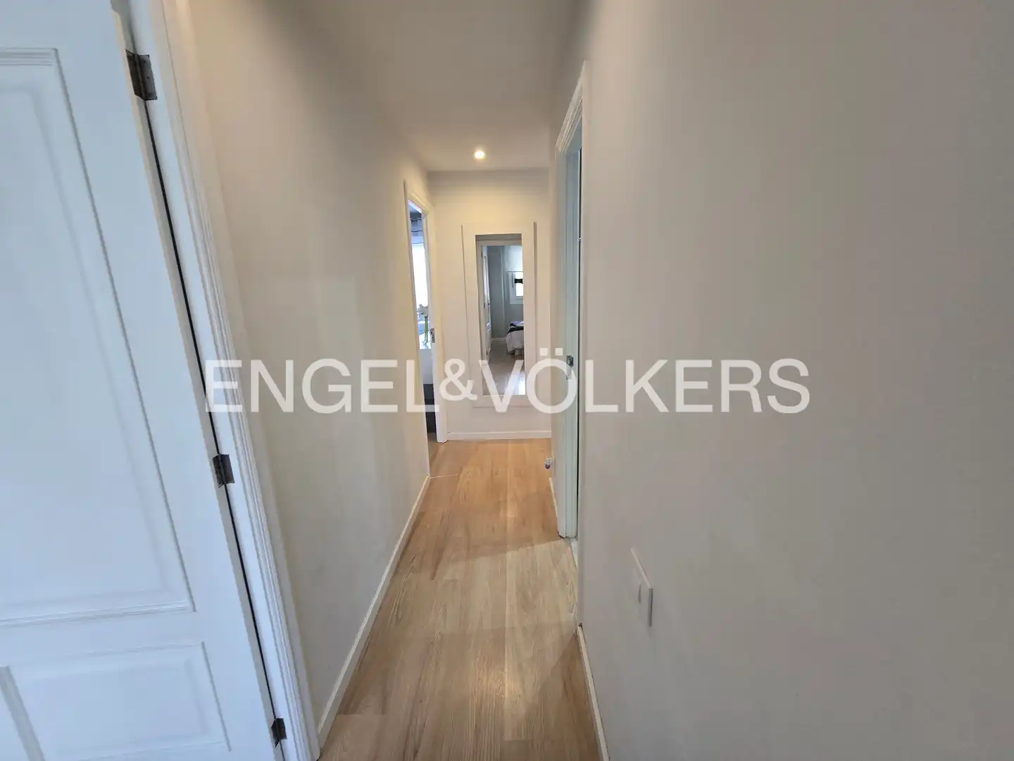 Piso en venta en Vigo  con Calefacción, Terraza y Balcón