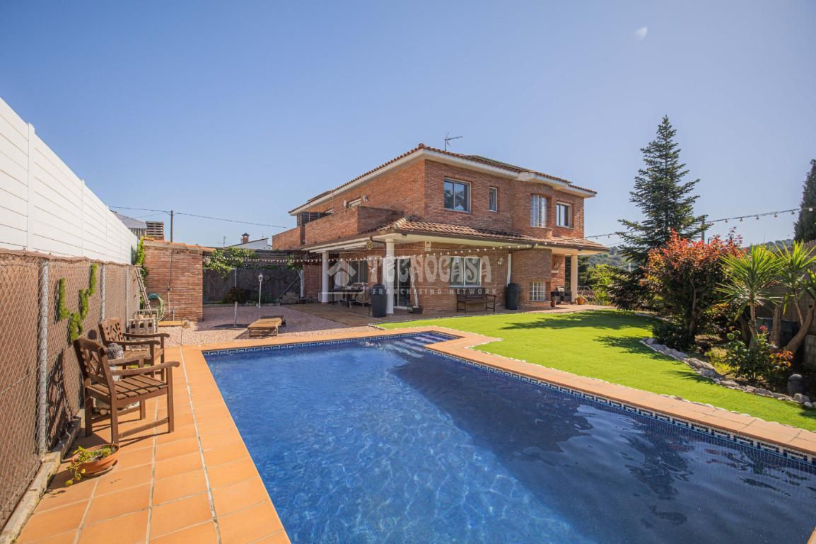 Jardí de Casa o xalet en venda en Sant Quirze del Vallès amb Aire condicionat, Calefacció i Terrassa