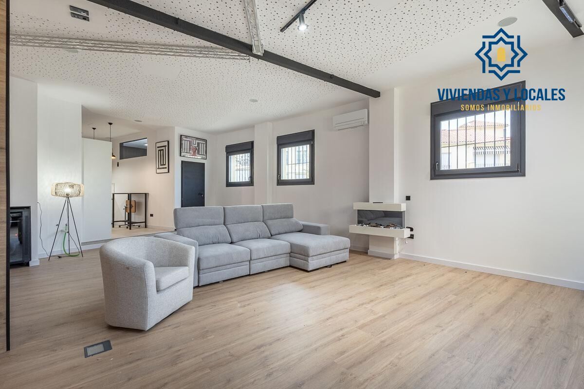 Sala d'estar de Pis en venda en  Granada Capital amb Aire condicionat, Calefacció i Parquet