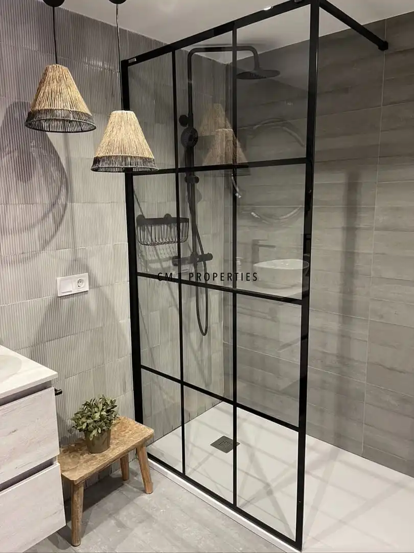 Bathroom of Flat for sale in Valencia  with Heating, Terrace and Balcony
