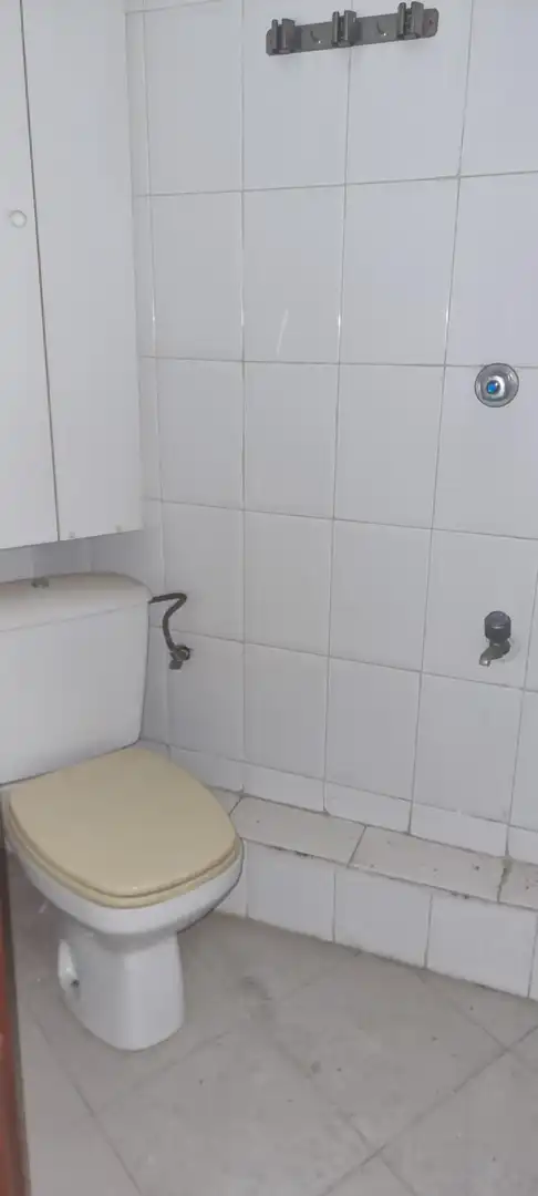 Badezimmer von Büro zum Verkauf in Murcia