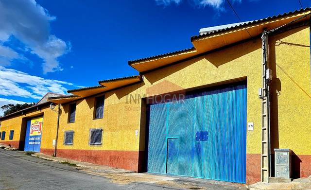 Nave industrial en Venta en Burgohondo