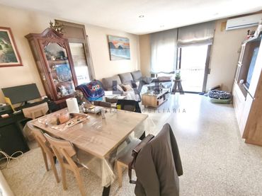 Appartamento con balcone in vendita a Carrer de Petrarca