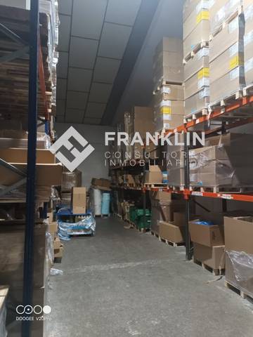Nave industrial en Alquiler en Carrer del Priorat, 77 en Can Casablanques