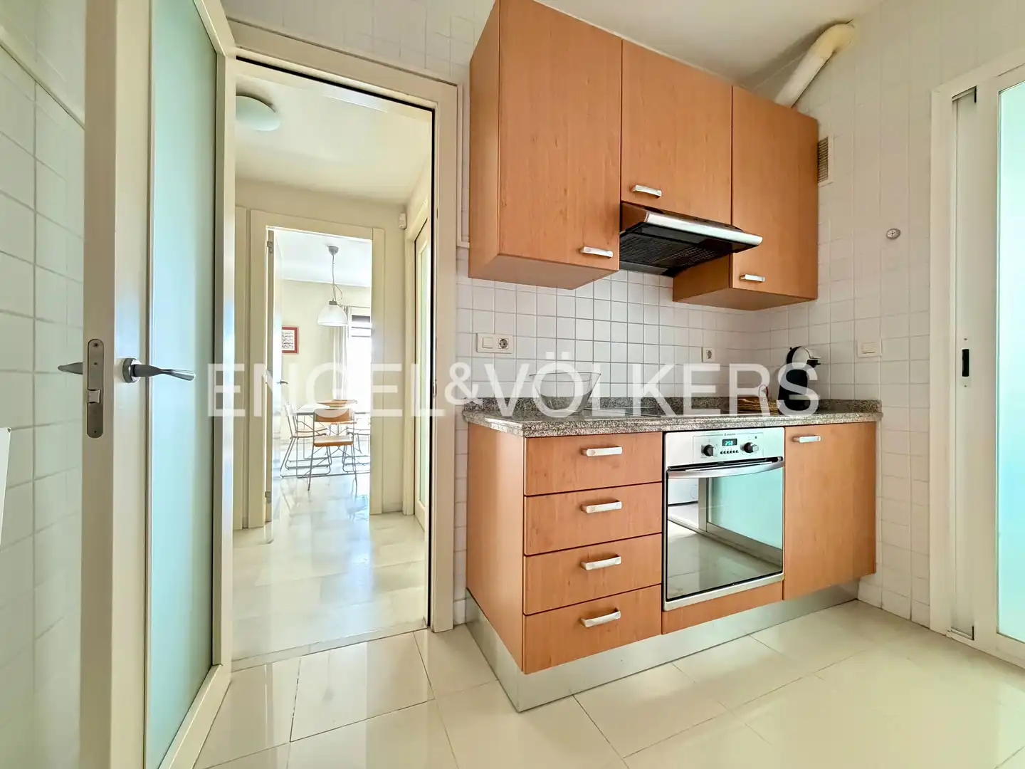 Kitchen of Flat for rent in Sevilla  with Air Conditioner, Heating and Storage room