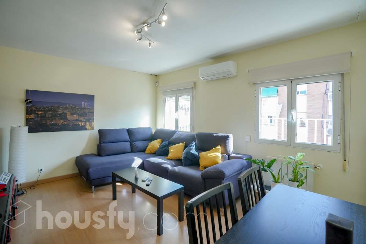 Living room of Flat for sale in  Madrid Capital  with Air Conditioner and Heating