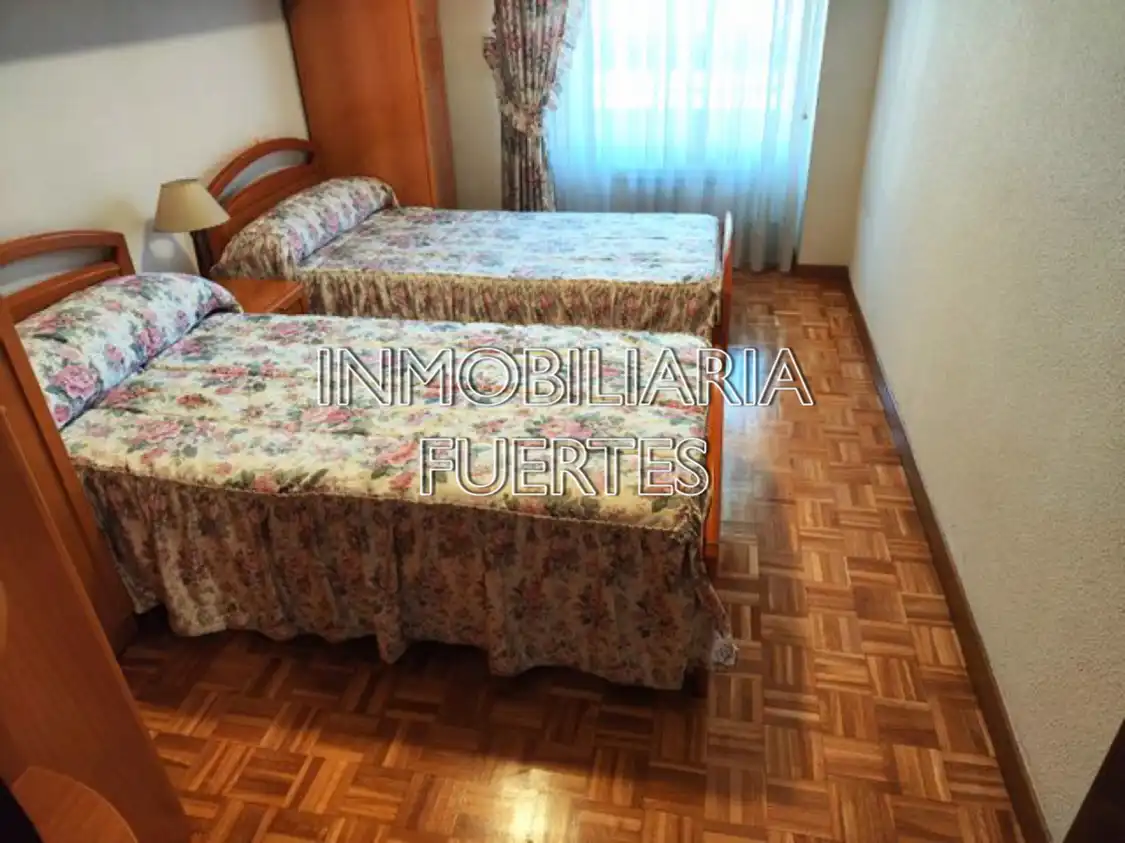 Flat for rent in Avenida de Mariano Andrés, Las Ventas