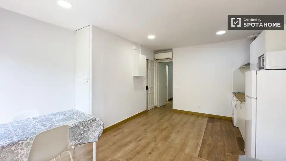 Flat with terrace to rent in Ciutat Vella, imagen 5
