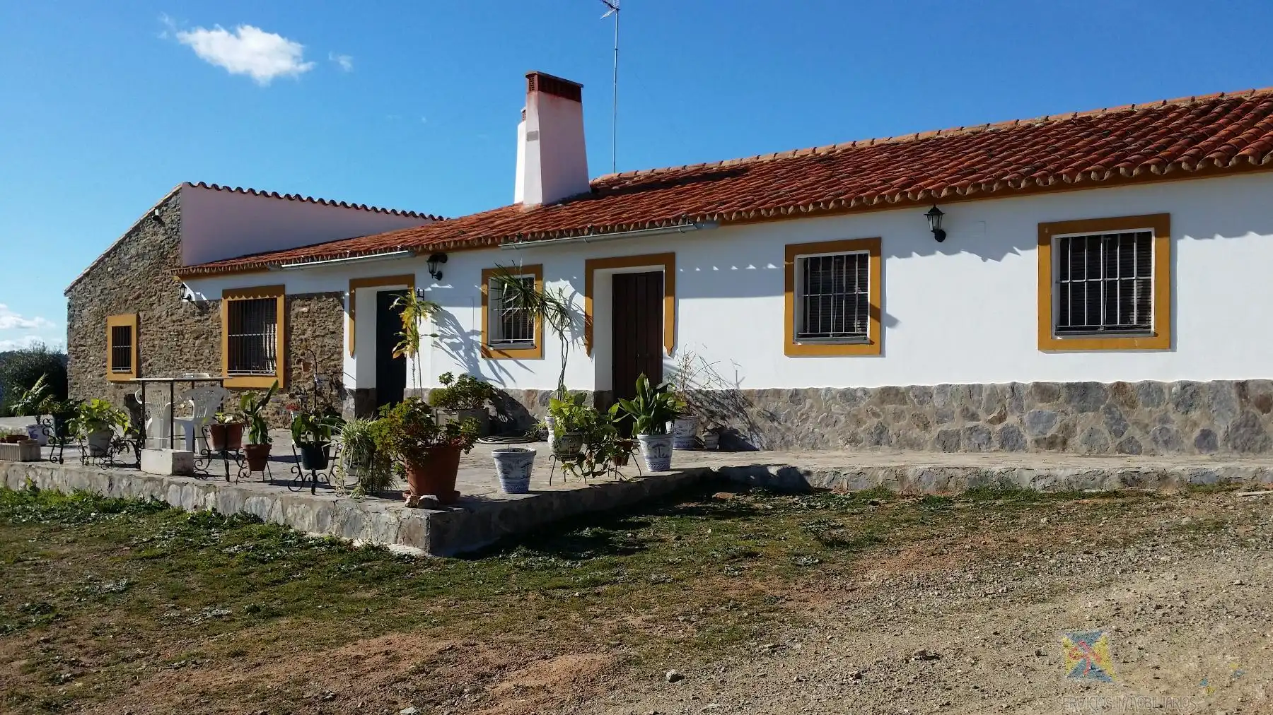 Vista exterior de Finca rústica en venta en Encinasola