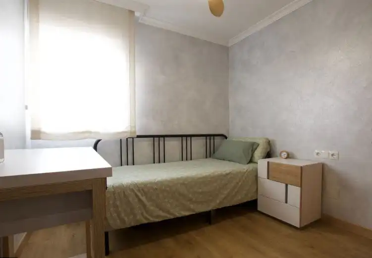 Schlafzimmer von Wohnung zum Verkauf in Marbella mit Klimaanlage, Heizung und Privatgarten