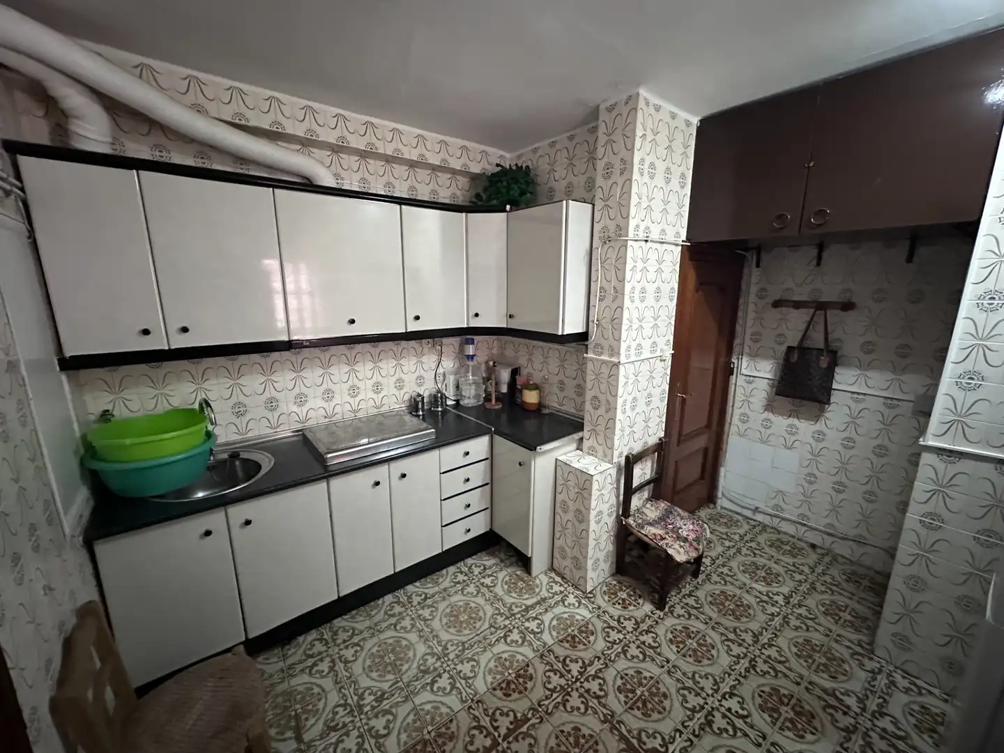 Küche von Wohnung zum Verkauf in Jaén mit Klimaanlage, Abstellraum und Möbliert