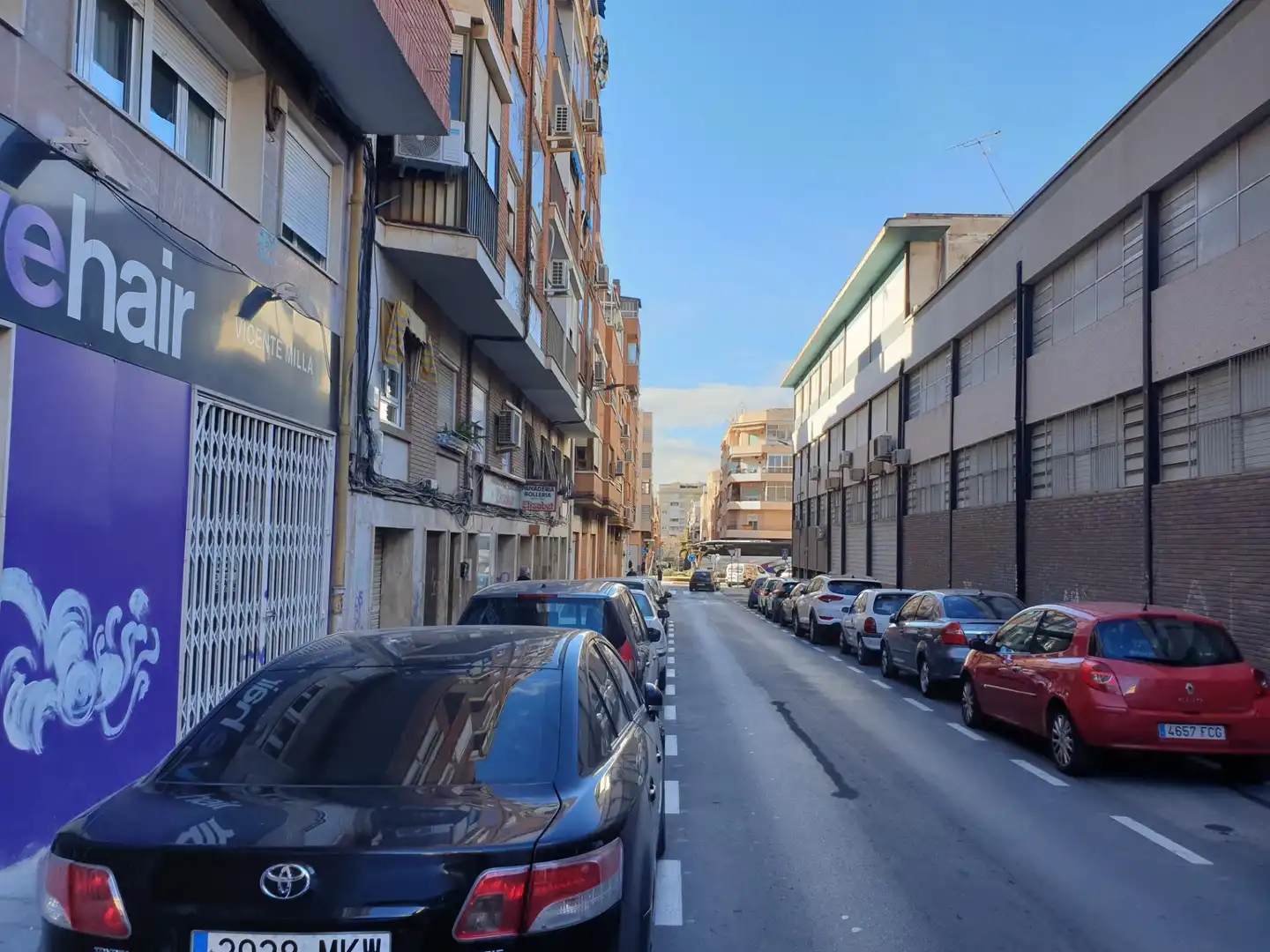Vista exterior de Local en venta en Elda