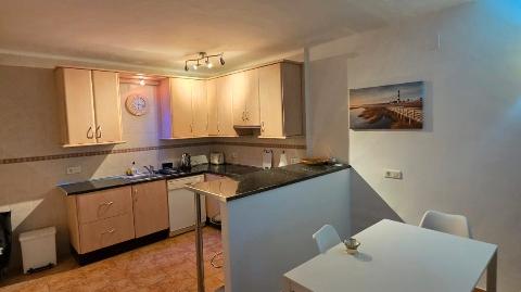 Foto 3 de Casa adosada en venda a Calle Copérnico, 2, Avda Pescia - Ctra de Frigiliana, Nerja