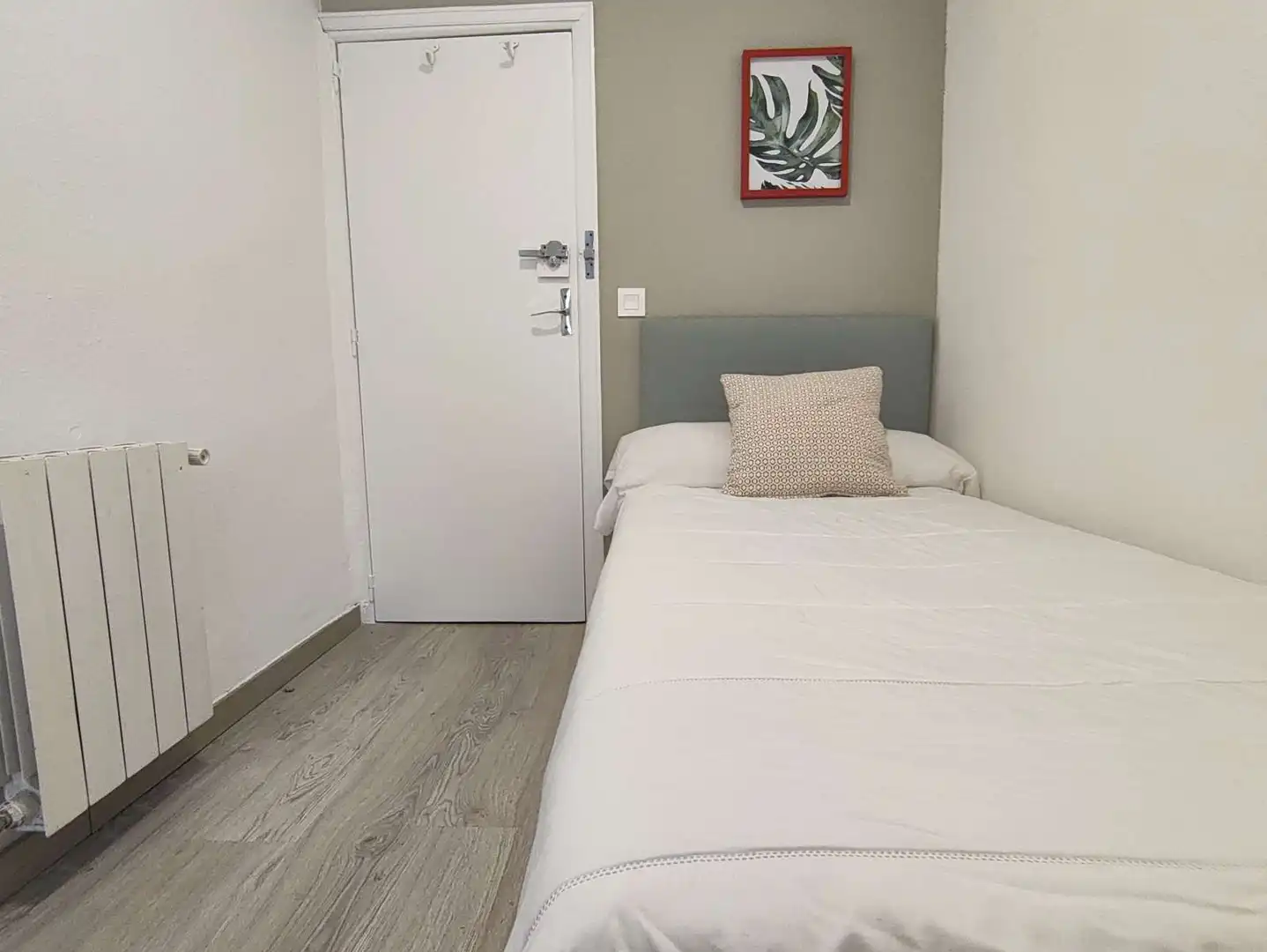 Bedroom of Flat for share in Madrid  with Air Conditioner, Terrace and Furnished