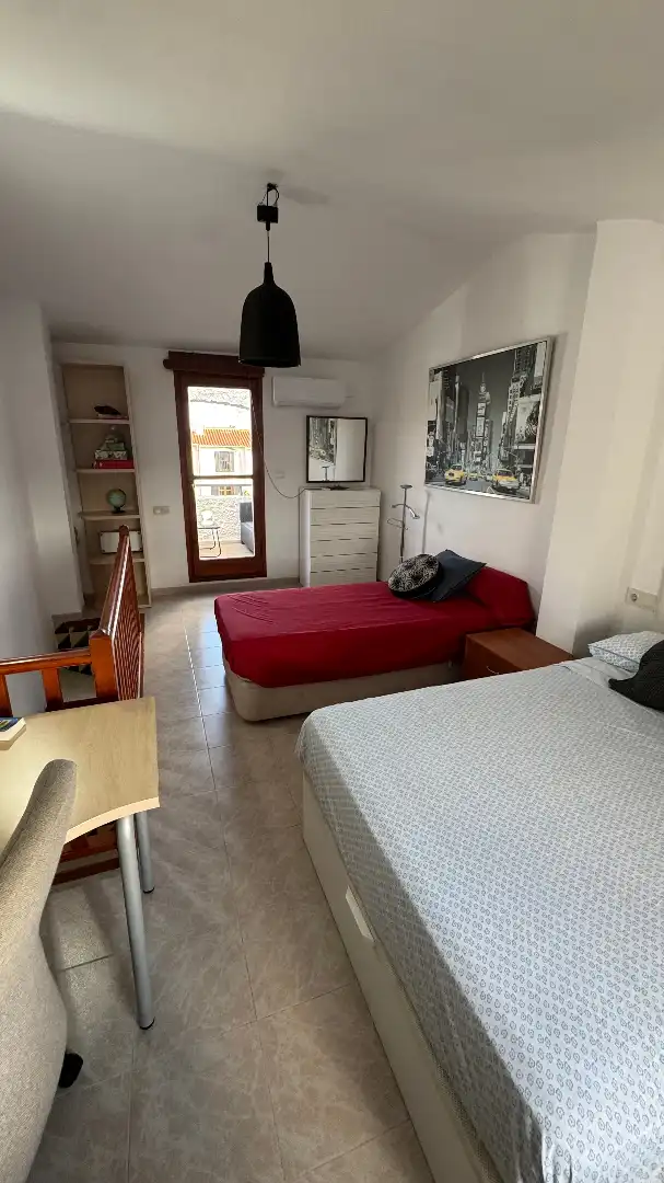 Schlafzimmer von Einfamilien-Reihenhaus zum Verkauf in Torredembarra mit Klimaanlage, Heizung und Privatgarten