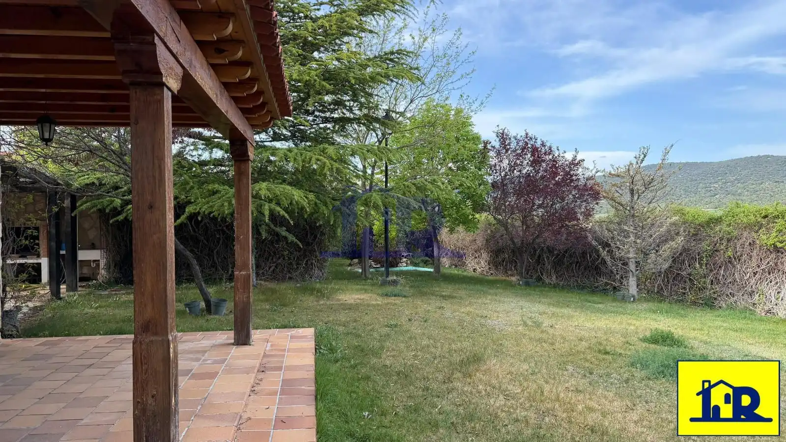 Jardí de Casa o xalet en venda en Villalba de la Sierra amb Calefacció, Traster i Piscina