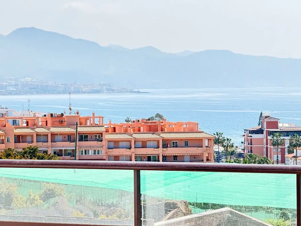 Vista exterior de Ático en venta en Torrox con Aire acondicionado, Calefacción y Trastero
