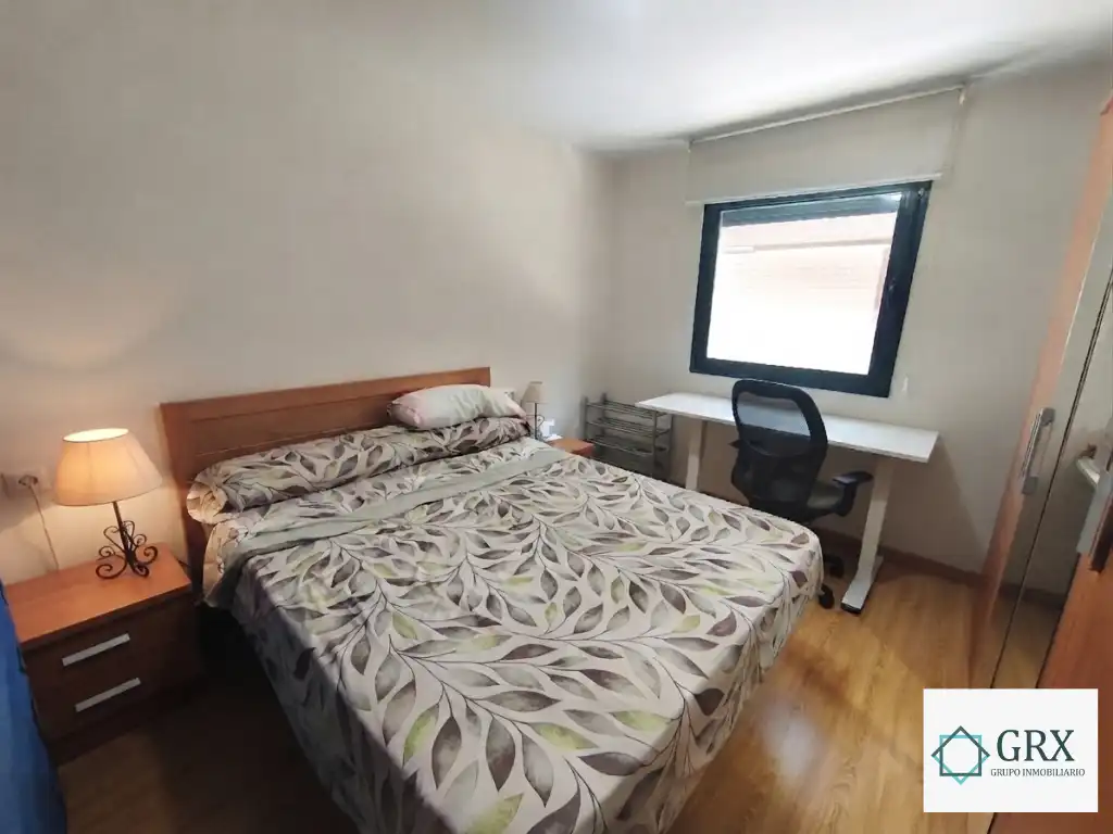 Bedroom of Flat for rent in Granada  with Air Conditioner, Heating and Storage room