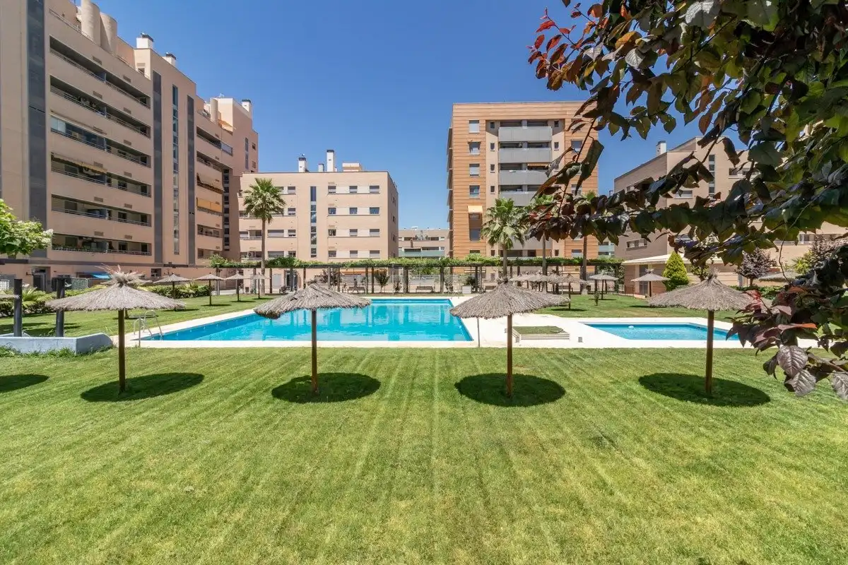Flat for rent in Avenida DE LA ILUSTRACION, Campus de la Salud