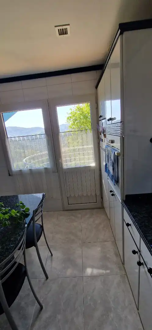 Cuina de Casa o xalet en venda en Riosa amb Calefacció, Jardí privat i Terrassa