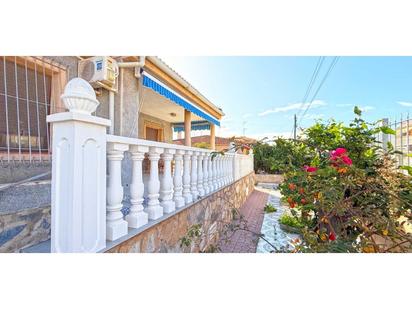 Vista exterior de Casa o xalet en venda en Torrevieja amb Aire condicionat, Calefacció i Jardí privat