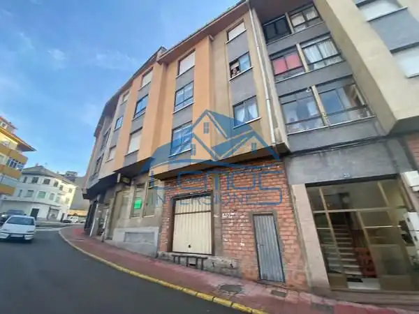 Außenansicht von Wohnung zum Verkauf in Villablino