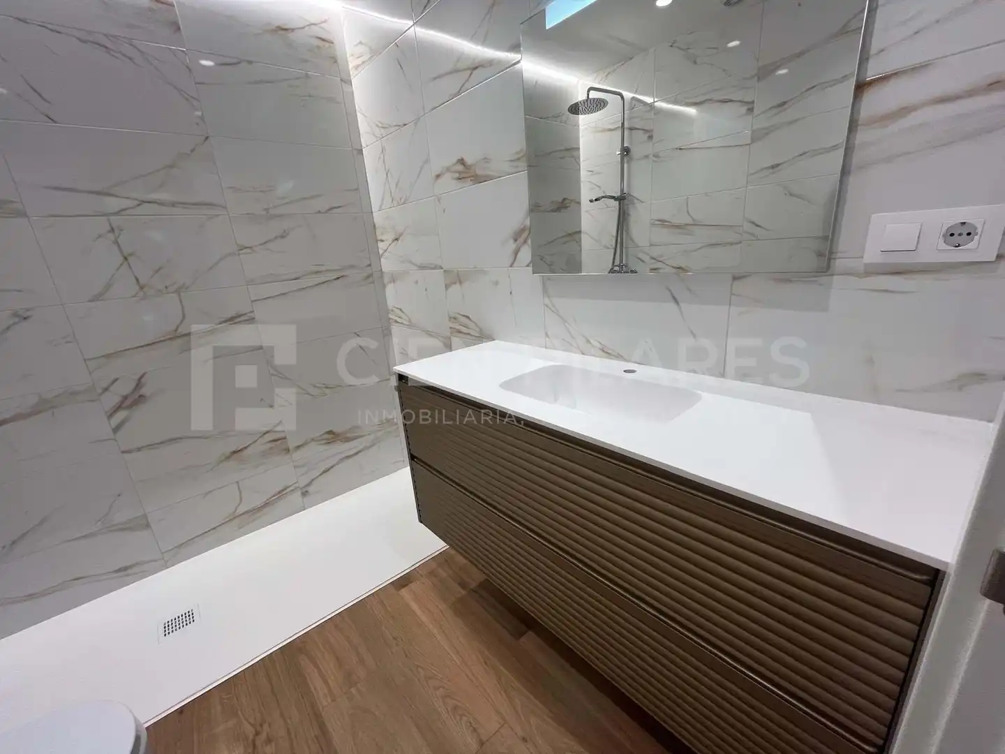 Room in C/ SAN ANTON, Gran Via