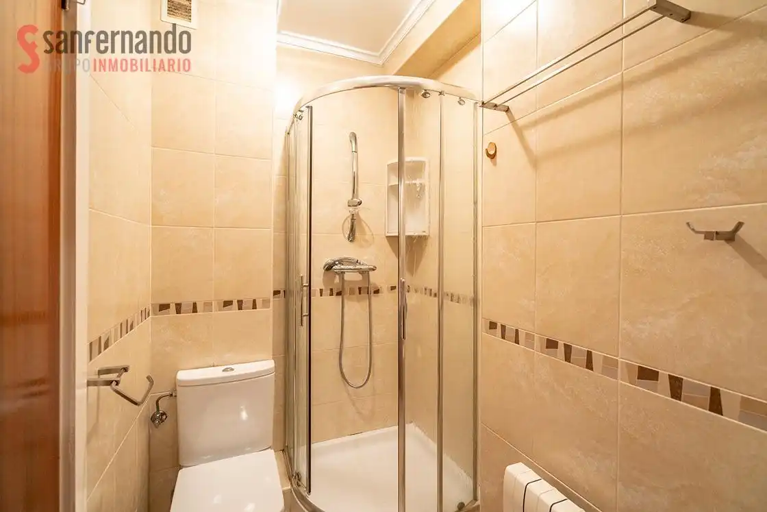 Piso con ascensor en venta en Calle Calle Agustín Riancho, imagen 17