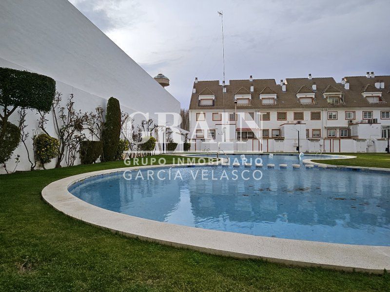 Jardí de Casa adosada en venda en  Albacete Capital amb Aire condicionat, Calefacció i Parquet