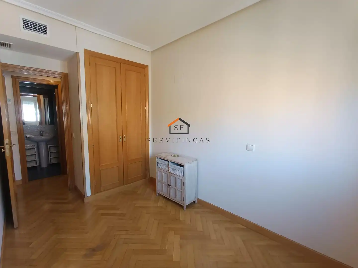 Bedroom of Flat for rent in Madrid  with Air Conditioner, Heating and Parquet flooring