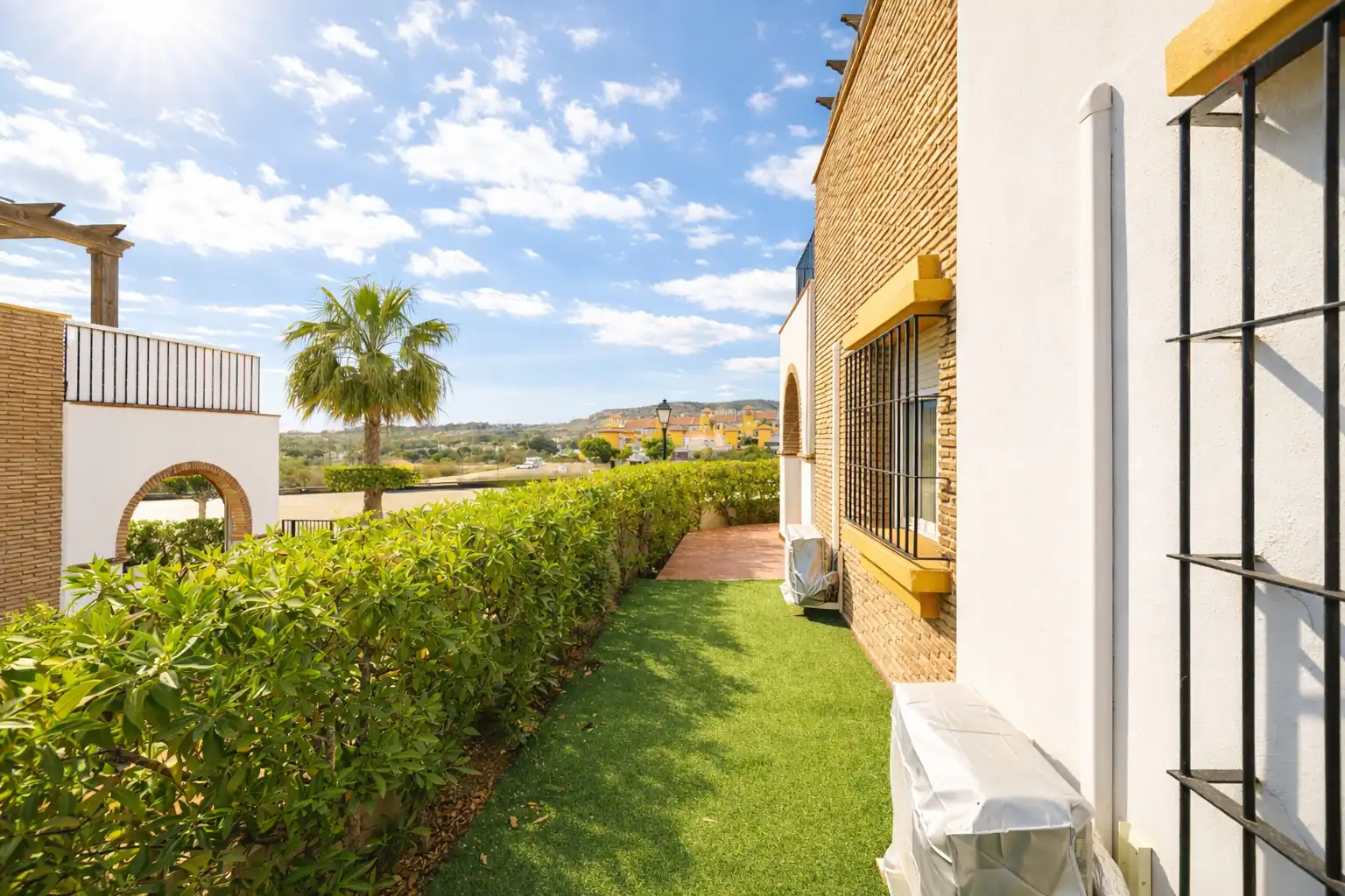 Terraced house with pool for sale in Avenida Cañada Julián 8, imagen 7