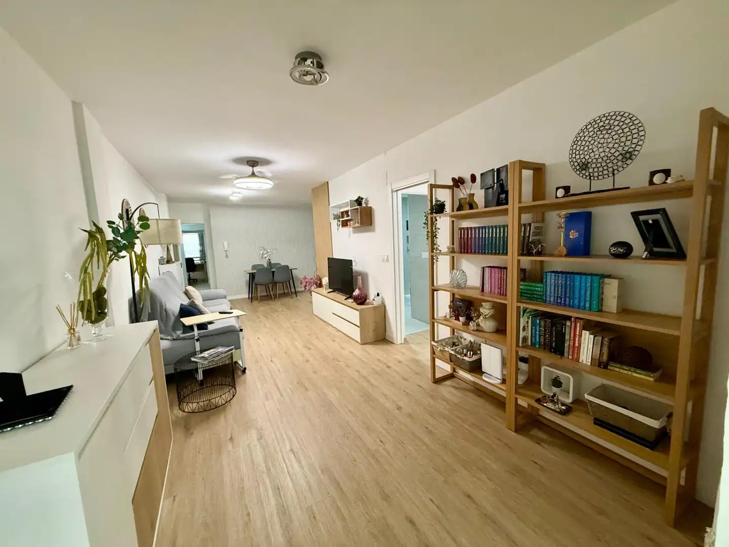 Sala de estar de Piso en venta en Torrevieja con Calefacción, Terraza y Amueblado