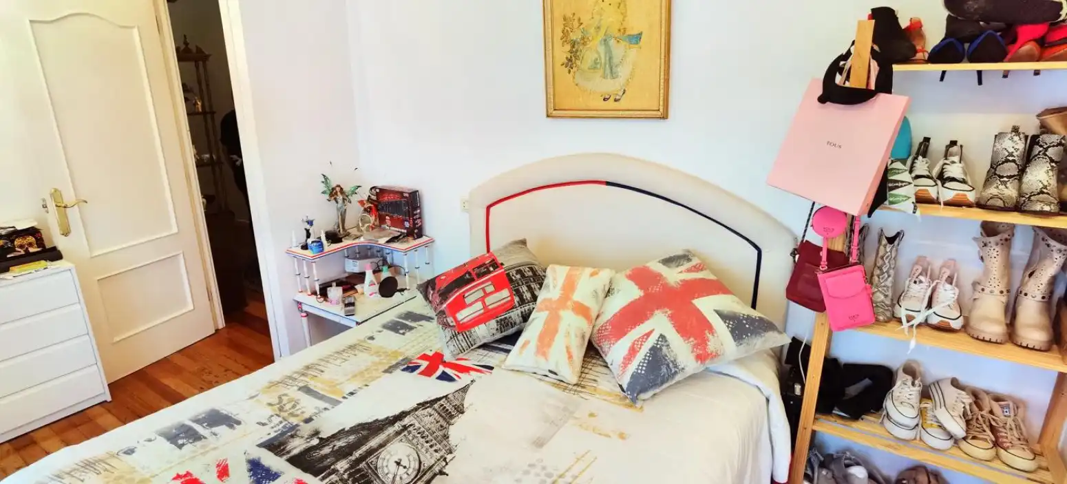 Schlafzimmer von Haus oder Chalet zum Verkauf in Gijón 