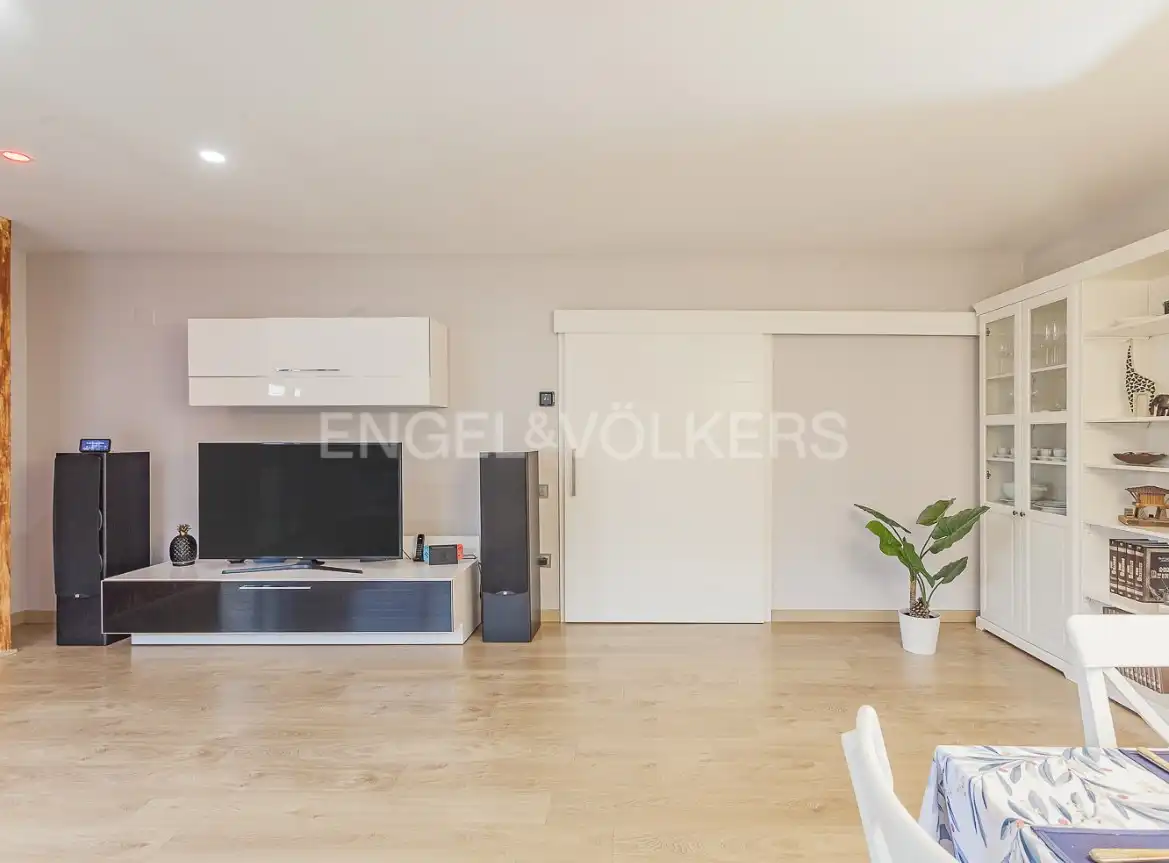 Sala d'estar de Casa o xalet en venda en Castellar del Vallès amb Aire condicionat, Calefacció i Jardí privat