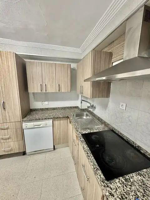Cocina de Piso en venta en Sevilla con Aire acondicionado