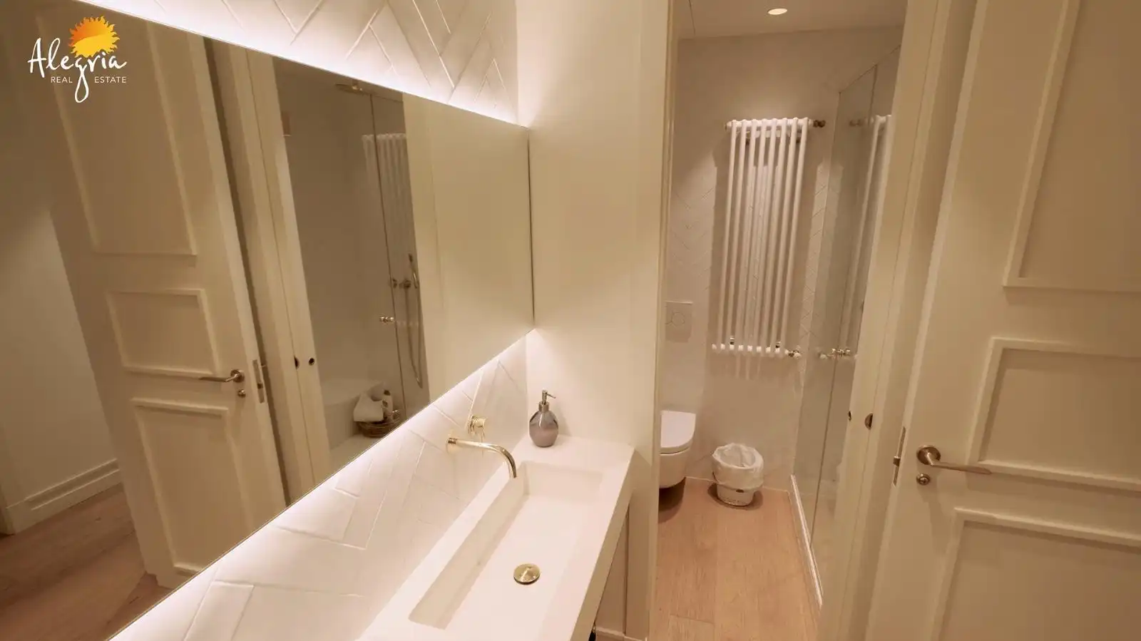 Bany de Apartament en venda en Valencia amb Aire condicionat, Calefacció i Parquet